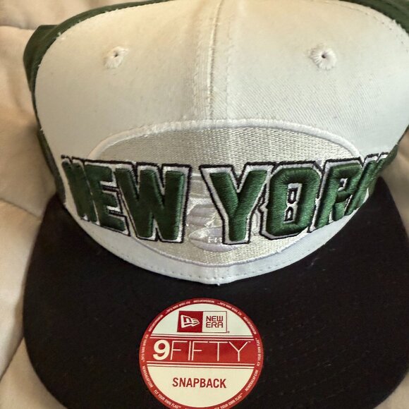 New Era 9FIFTY New York Snapback Hat - White/Green - Picture 1 of 1